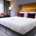 Radisson Blu Hotel, Hotel
