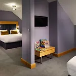 Radisson Blu Hotel, Άθλον
