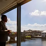 Radisson Blu Hotel, 4* Άθλον