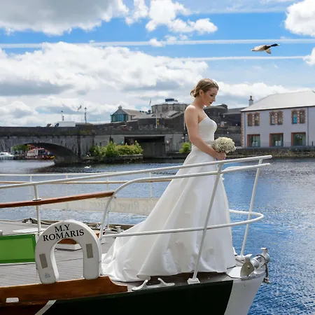 Radisson Blu Hotel, 4* Άθλον