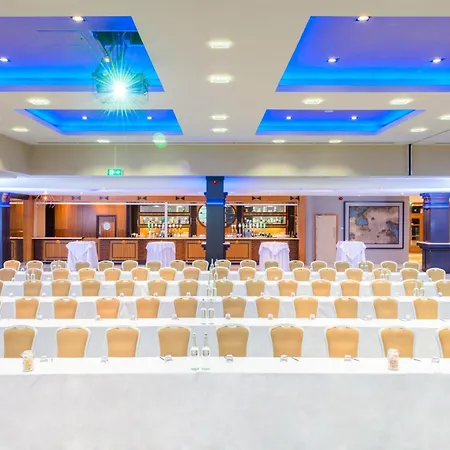 Radisson Blu Hotel, 4* Άθλον