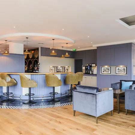 Radisson Blu Hotel, Ξενοδοχείο Άθλον