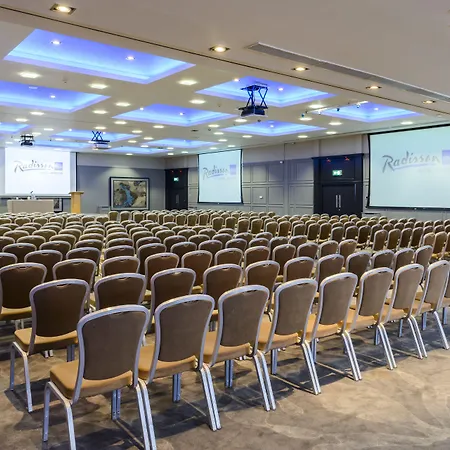 Radisson Blu Hotel, Άθλον